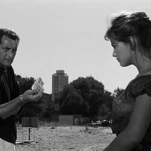 Foto A Moça com a Valise