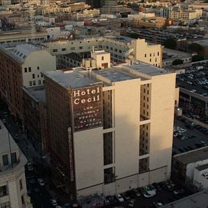 Foto Cena do Crime – Mistério e Morte no Hotel Cecil