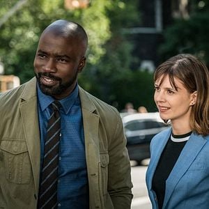 Foto Evil - Contatos Sobrenaturais