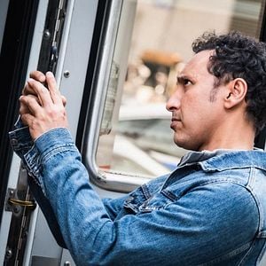 Foto Evil - Contatos Sobrenaturais