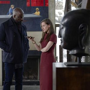 Foto Evil - Contatos Sobrenaturais