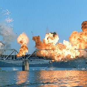 Foto Procurar e Destruir