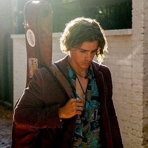 Foto Brenton Thwaites