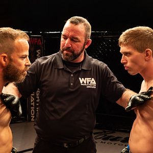 Foto Embattled - Dias de Luta