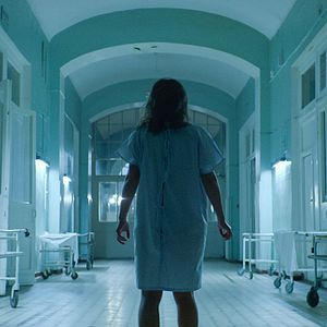 Foto Alguém Entre Nós