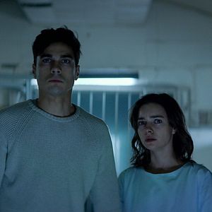 Foto Alguém Entre Nós