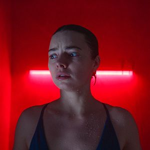 Foto Alguém Entre Nós