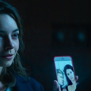 Foto Alguém Entre Nós