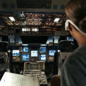 Foto Moonfall - Ameaça Lunar