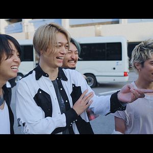 Foto Flip a Coin - ONE OK ROCK Documentary