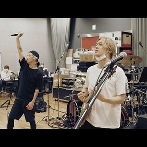 Foto Flip a Coin - ONE OK ROCK Documentary