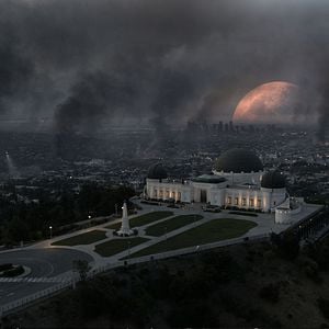 Foto Moonfall - Ameaça Lunar