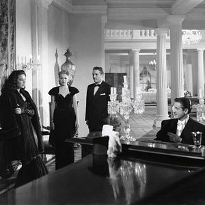 Foto A Deusa Ajoelhada