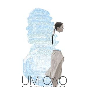 Foto Um Cão Latindo Para a Lua