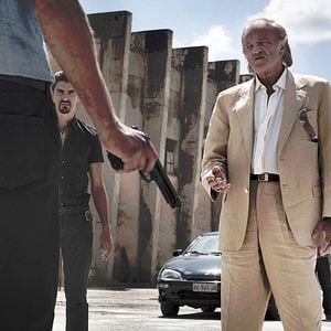 Foto Salvo - Uma História de Amor e Máfia