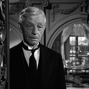 Foto Alguém Morreu em Meu Lugar