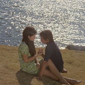 Foto Manila Nas Garras de Néon