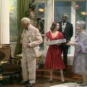 Foto Gato em Teto de Zinco Quente