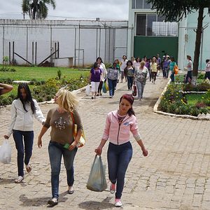 Foto Cativas - Presas pelo Coração