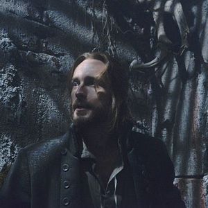 Foto Tom Mison