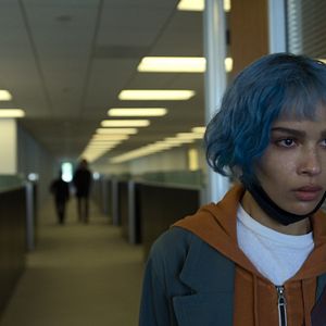 Foto KIMI - Alguém Está Escutando