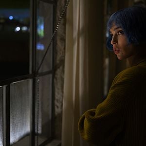 Foto KIMI - Alguém Está Escutando