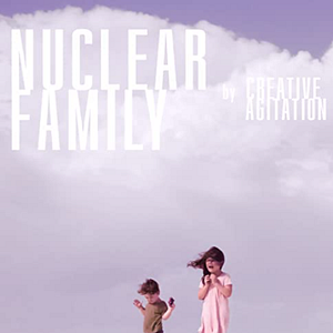 Foto Nuclear Family