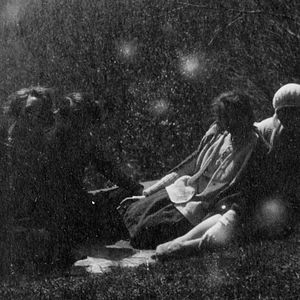 Foto Ultravioleta e as Gangues Cuspidoras de Sangue