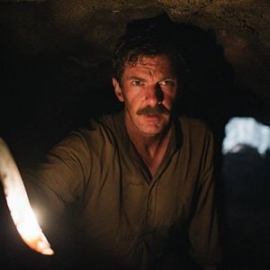 Foto Guerra Sob a Terra