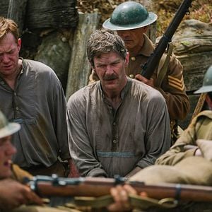 Foto Guerra Sob a Terra