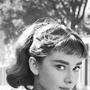 Foto Biografia da Audrey Hepburn com Rooney Mara