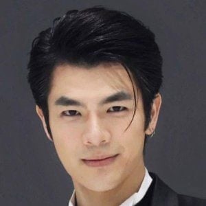 Foto Mile Phakphum Romsaithong