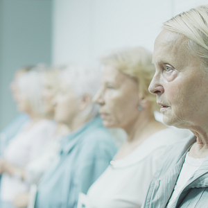 Foto Kobieta na dachu