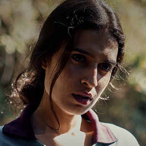 Foto Two Sisters and a Husband