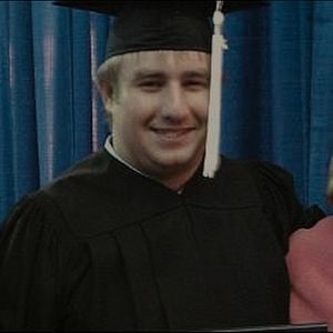 Foto Terra de Ilusões: Internet, Morte e Mentiras