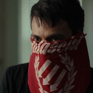 Foto Terra de Ilusões: Internet, Morte e Mentiras