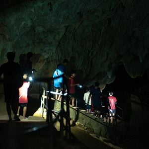 Foto Os 13 Sobreviventes da Caverna