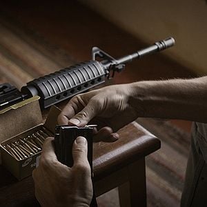 Foto Um Tiro no Escuro