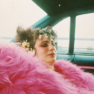 Foto All The Beauty And The Bloodshed