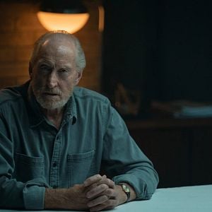 Foto Rabbit Hole: Jogo de Mentiras