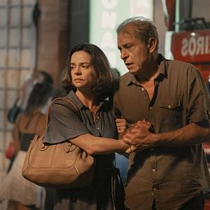 Foto Todo Dia a Mesma Noite