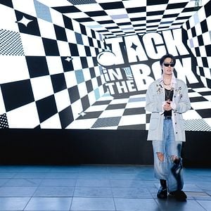 Foto J-Hope - In the Box