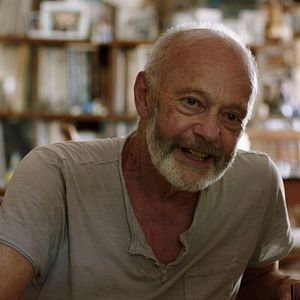 Foto Laggiù qualcuno mi ama