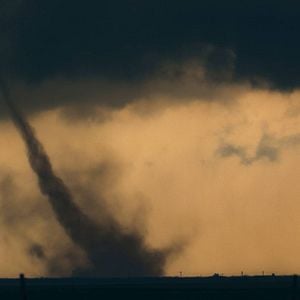 Foto Caçador de Tormentas