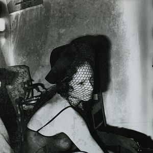 Foto All The Beauty And The Bloodshed