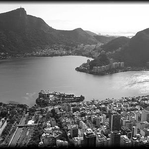 Foto Crônica de Uma Cidade Partida