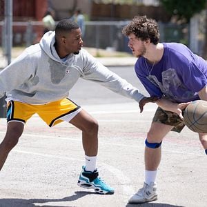 Foto Homens Brancos Não Sabem Enterrar