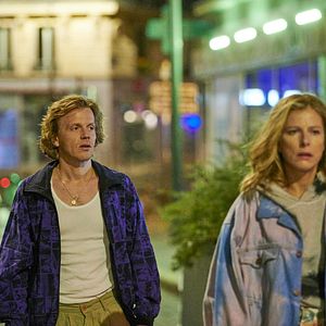 Foto Estranhos na Noite