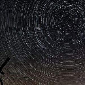 Foto Explorando o Desconhecido: A Máquina do Tempo Cósmica