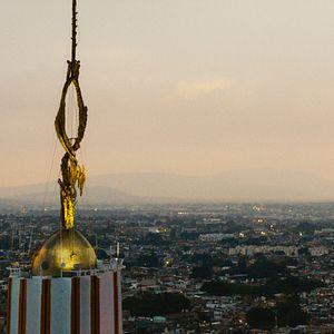Foto Escândalos na Igreja A Luz do Mundo